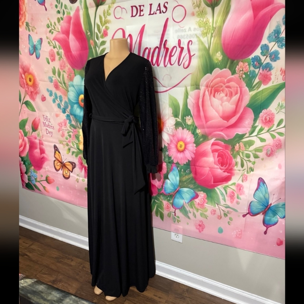 Elegant Black Wrap Dress - Picture 3 of 8